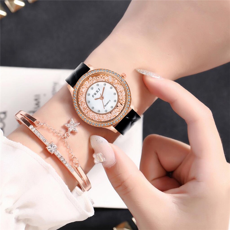 Đồng hồ quartz đính hạt đá với dây đeo da sang trọng