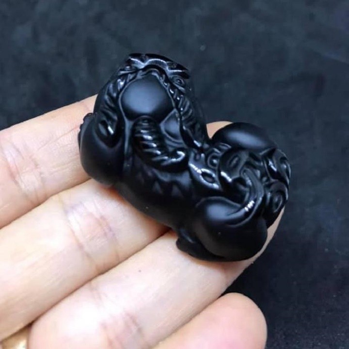 MẶT TỲ HƯU ĐÁ NÚI LỬA OBSIDIAN - HÀNG VIP- TẶNG KÈM DÂY ĐEO