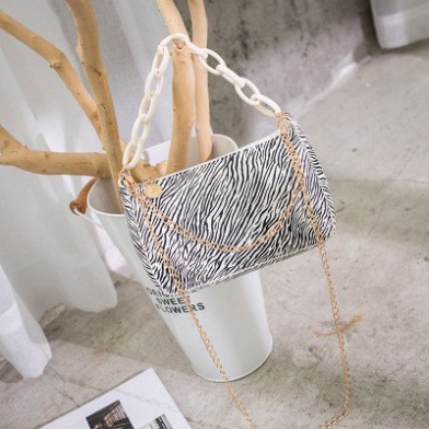 Túi kẹp nách vân ngựa vằn phối xích phong cách Retro DC09 túi đeo vai Chip Xinh Bag | BigBuy360 - bigbuy360.vn