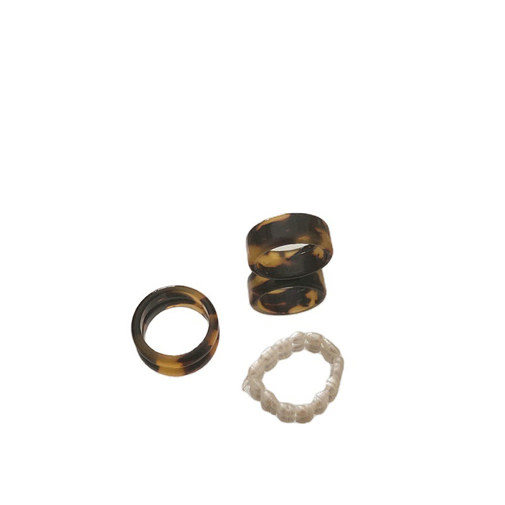 Nhẫn Nữ Xỏ Ngọc Trai Nhân Tạo Và Họa Tiết Da Báo Cá Tính