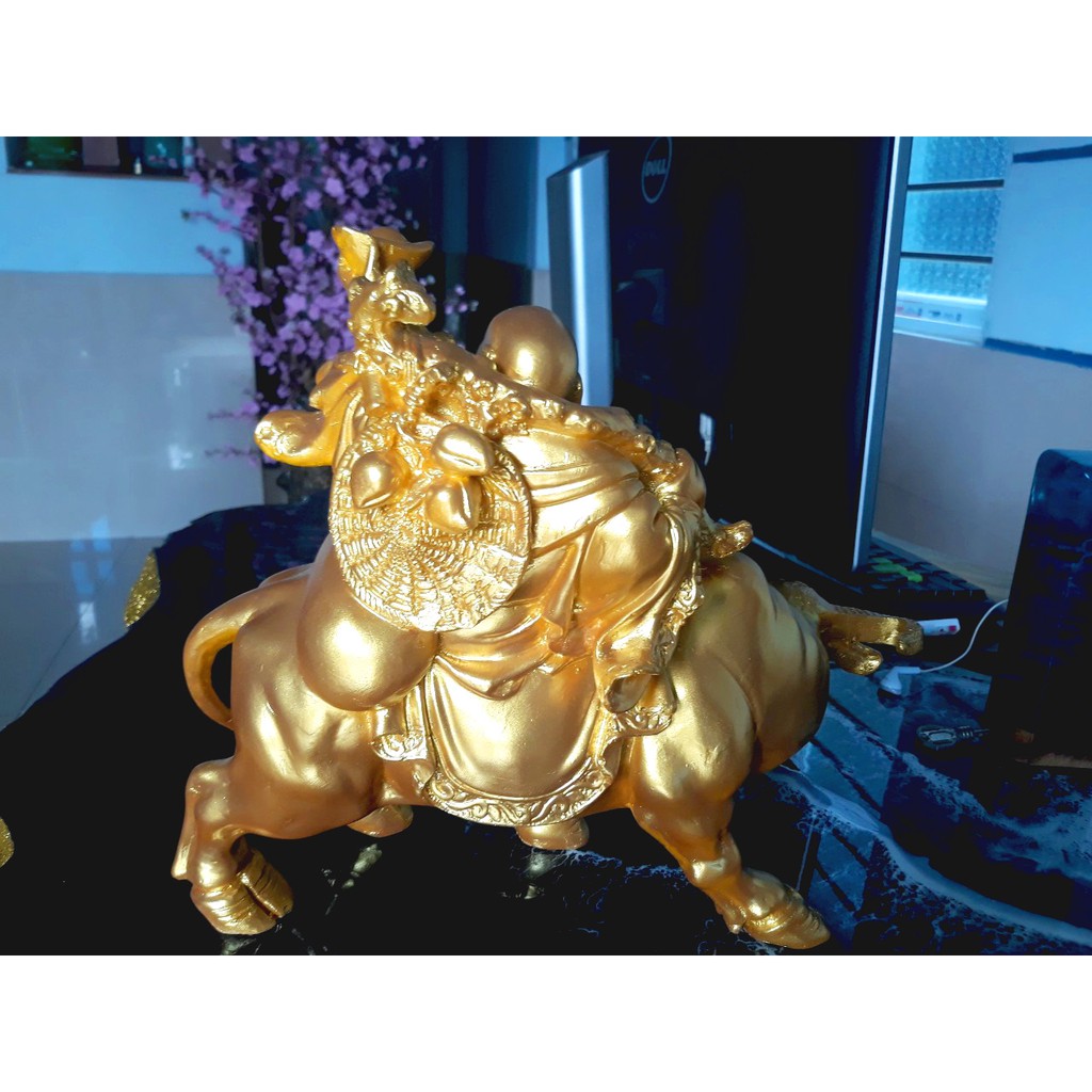 Tượng Trâu Vàng Phong Thủy dài 33 cm - Phật Di Lặc Ngồi  Trâu - Luxury Art