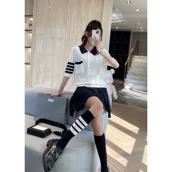 Áo len cổ bẻ tay lỡ sau lưng in hình chú chó thương hiệu Thom Brown cao cấp