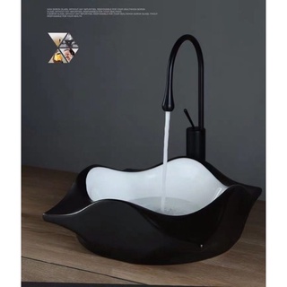 Lavabo sứ đặt bàn nghệ thuật hình bông hoa