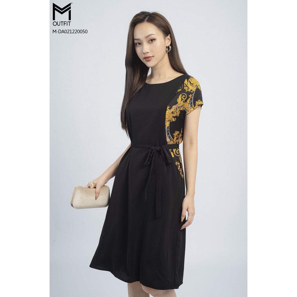 Đầm xuông, cổ thuyền, phối màu họa tiết MMOutfit M-DA021220050