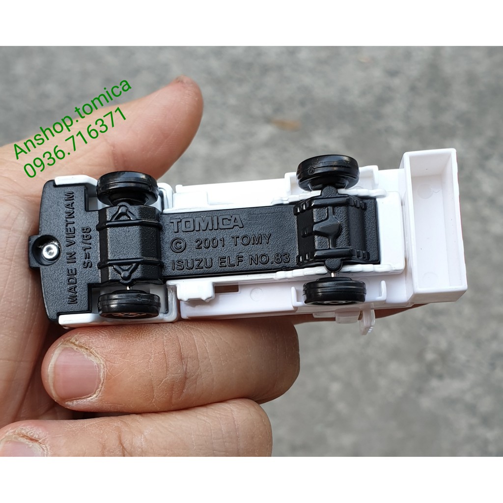 Mô hình xe C. Sát tomica Nhật Bản