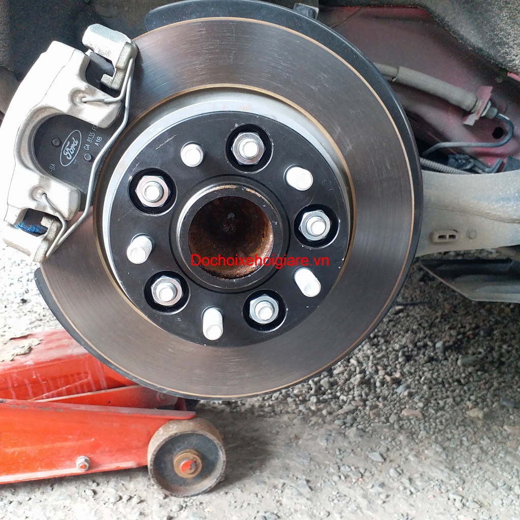 Miếng đệm lốp xe Ford Focus, Ford Mondeo dày 25mm . Giá 1 Đệm