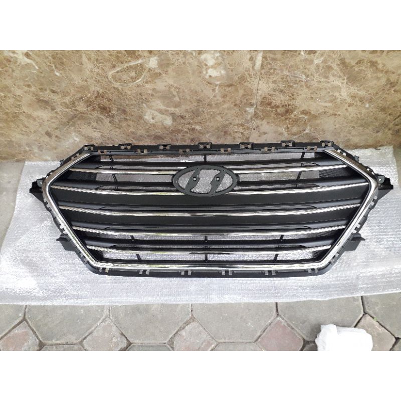 Mặt ca lăng Elantra 2016