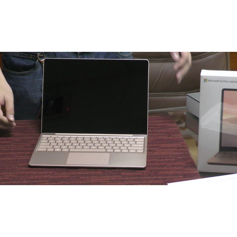 Surface Laptop Go Core i5 / RAM 8GB / SSD 128GB / 12.4 inch / 1.1kg / Win 10 Refurbished