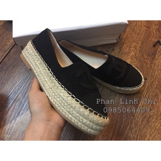 Giày slip on em Linh Chi gửi chị Hằng