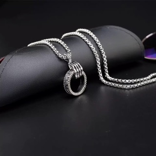 Dây chuyền thép titan không gỉ hình bàn tay cầm nhẫn cực ngầu