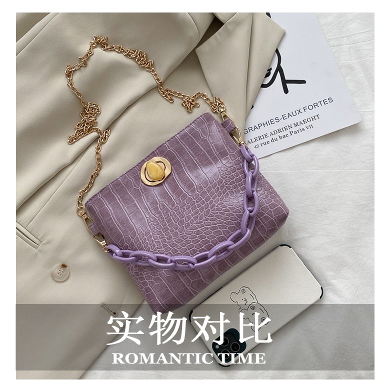 Position Stall Small Bag Female Popular 2021 New Wave Korean Version Of The Red Bucket Bag Chain Bag Wild Single Shoulde