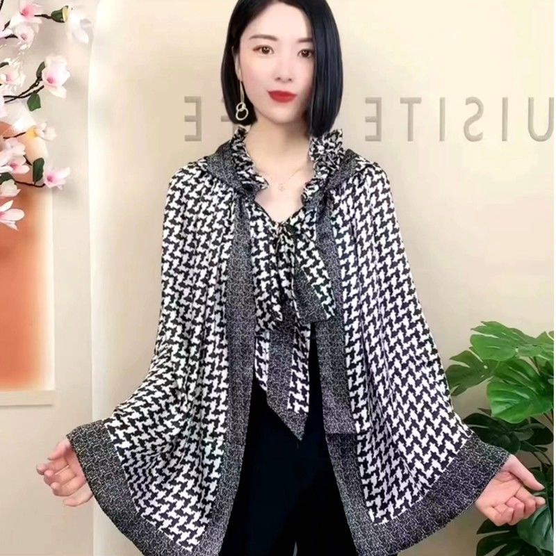 Áo Choàng Chống Nắng Đa Năng Bằng Satin Đính Ngọc Trai Kèm Mũ Trùm Đầu Che Nắng Cao Cấp
