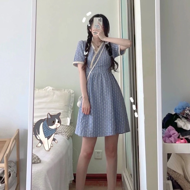 Đầm Xanh Sữa Họa Tiết Thêu Tay Nữ Tính Thích Hợp Cho Mùa Thu Đông