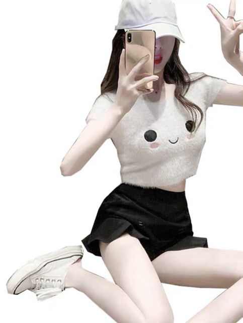 Áo croprop vải lôngg  hình gấu siêu xinh và  đáng yêu