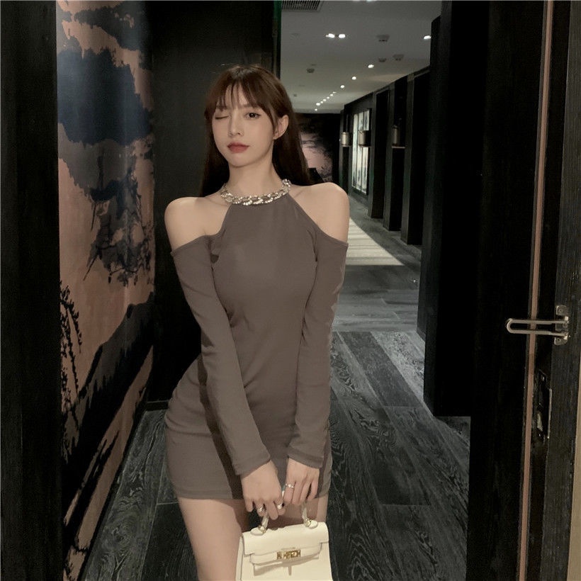 Đầm ngắn dáng ôm thiết kế mới thời trang mùa thu 2021