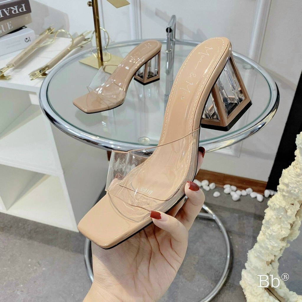 Guốc gót pha lê quai trong suốt cực kì dễ phối đồ. Một chiếc guốc không thể thiếu trong những kì nghỉ, đi biển - SA1040