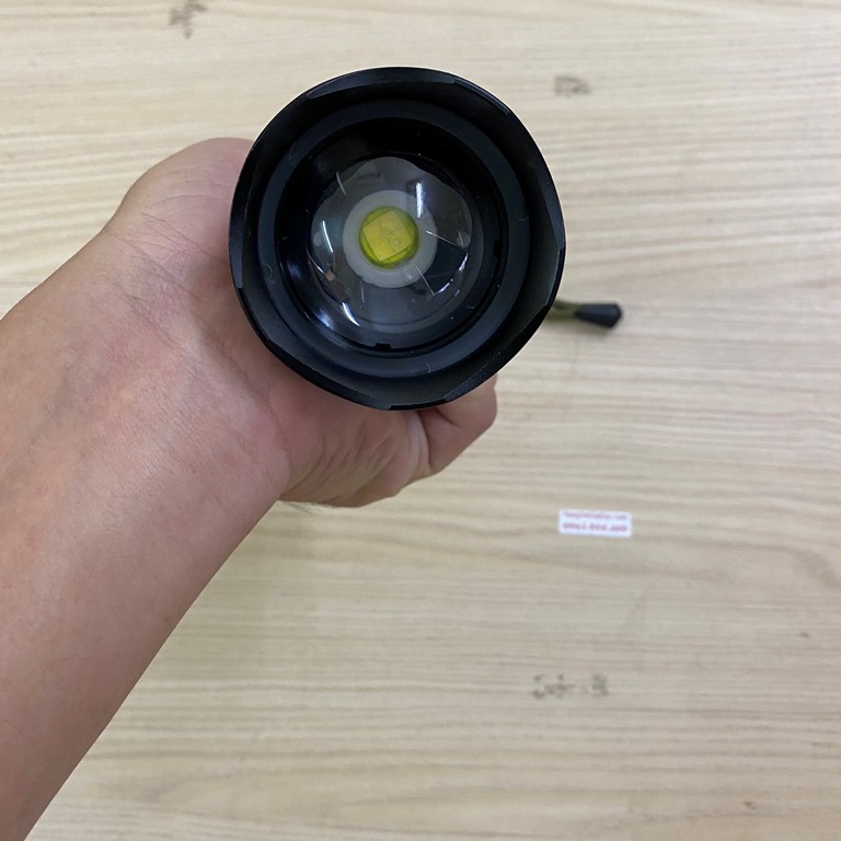 Đèn pin siêu sáng Ultrafire X92 cực sáng, zoom xa gần, pin to cực khỏe –
