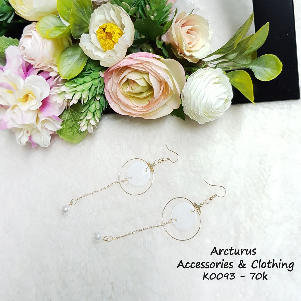 Khuyên tai nữ thời trang