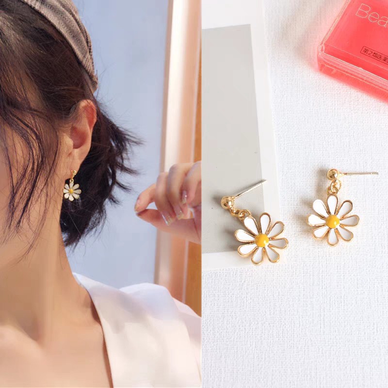 Đôi hoa tai bông cúc vàng phong cách Hàn Quốc dễ thương