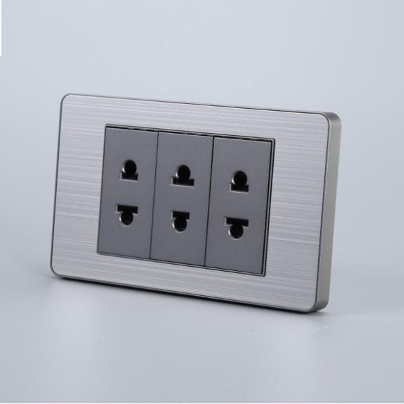 Ổ Cắm Điện 2 Chấu  - 3Slot Chấu Âm Tường Mặt Hợp Kim Bo Viền Màu Xám Thương Hiệu Nhật Bản Tenko TK-C7-020