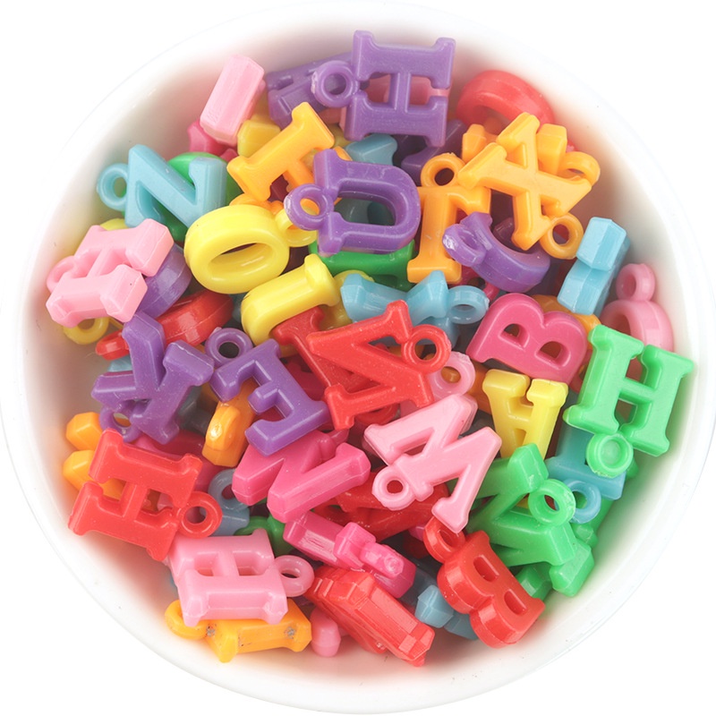 Bộ 100 hạt nhựa hình chữ cái tiếng Anh nhiều màu sắc dùng để làm đồ thủ công