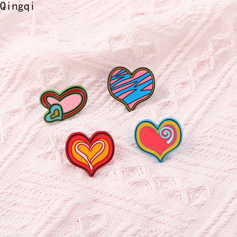 Ghim cài áo Miss Zoe hình trái tim phong cách graffiti thời trang cho nam nữ