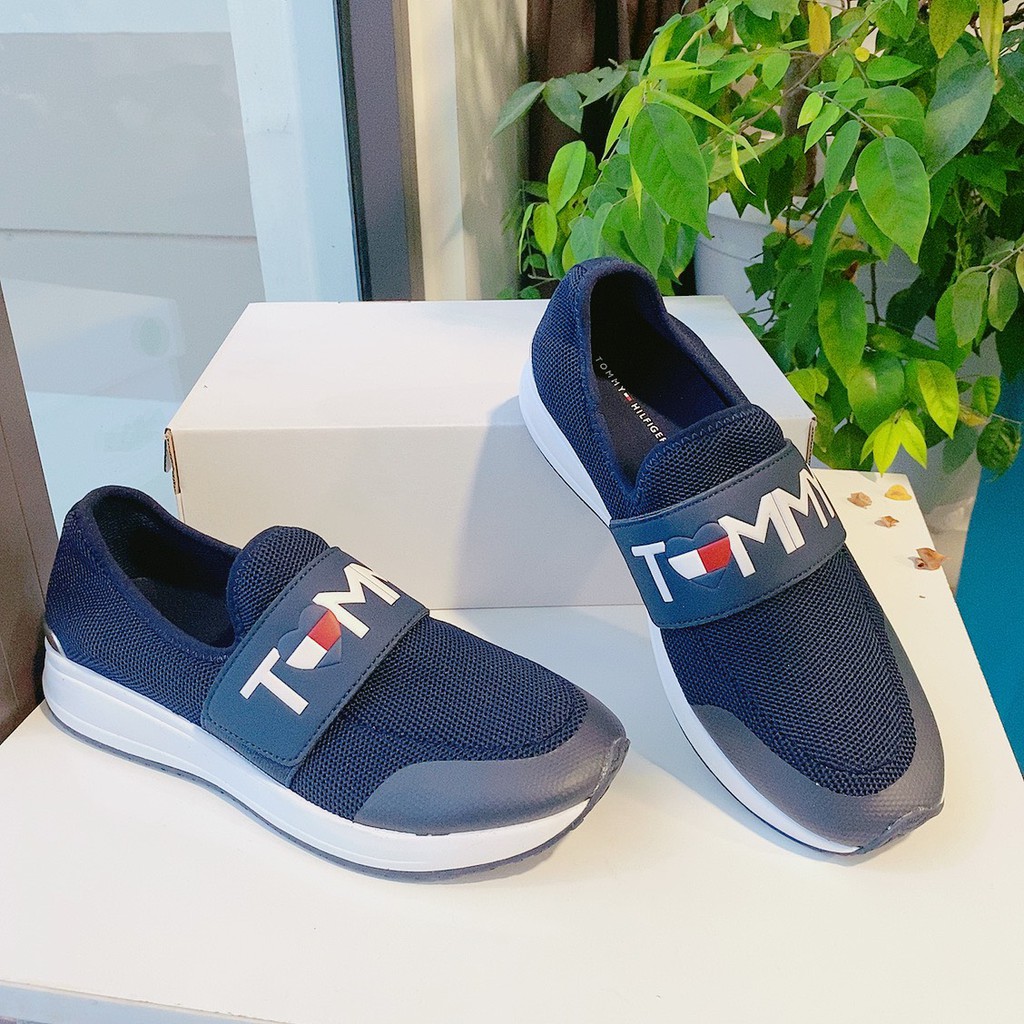 Giày nữ chính hãng Tommy Rosin mẫu Slip-on cực xinh.