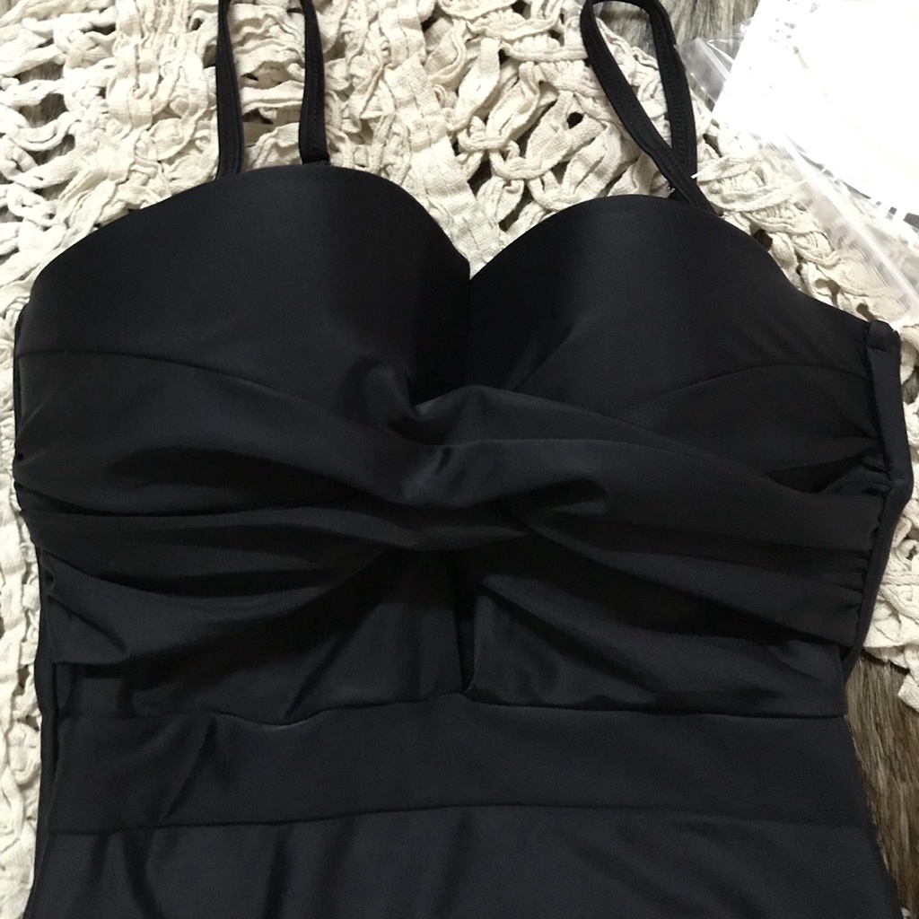 Bikini 1 mảnh đen 2 dây