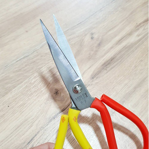 Kéo Cắt Lưỡi Thép Cán Bọc Nhựa 2 Màu Đổ Vàng