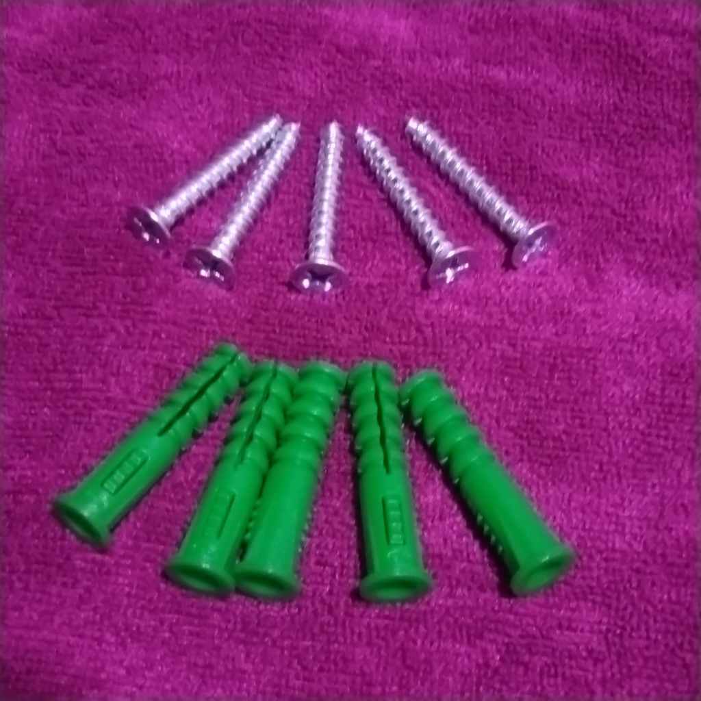 Một bộ gồm 100 Tắc kê 06 mm + 100 Vít 42 mm x 30 mm+ 1 mũi khoan bê tông 06 mm chuôi thẳng.