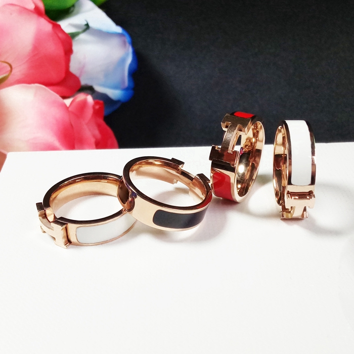 Nhẫn vàng hồng kết hợp gốm sứ mặt cắt logo Hermes phiên bản mô phỏng