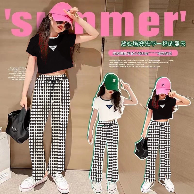 Set Áo Thun Tay Ngắn Dáng Rộng Và Quần Dài Ống Loe Họa Tiết Kẻ Ô Vuông Thời Trang Mùa Hè Mới 2022