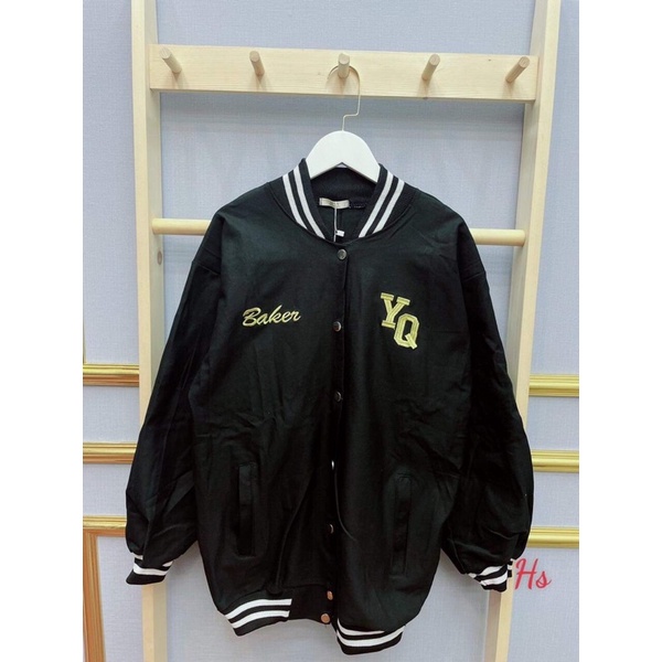 Áo khoác thêu YQ chữ vàng HS | BigBuy360 - bigbuy360.vn