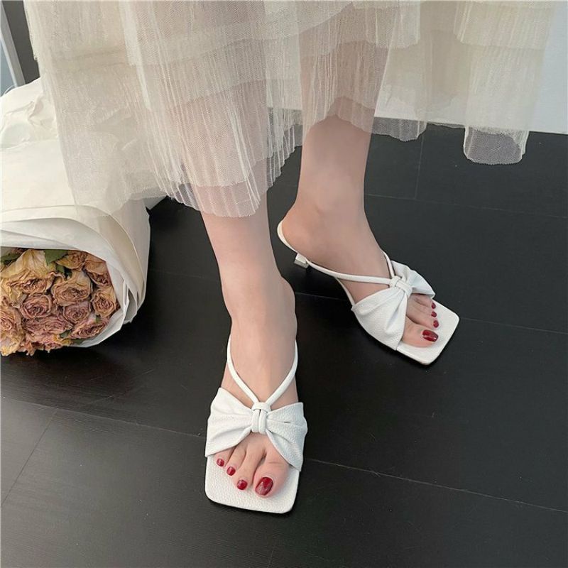 Dép cao gót mũi vuông cao 4 phân màu trắng mã GO05