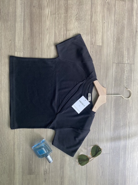 [ Mã WASTAPR giảm 10K đơn 50K] Áo Croptop xẻ chéo thun xịn | BigBuy360 - bigbuy360.vn