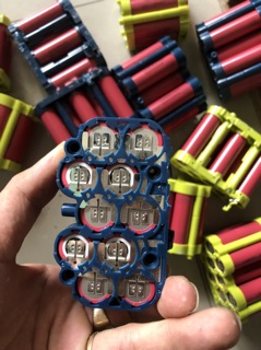 Khối 10 cell LG he2