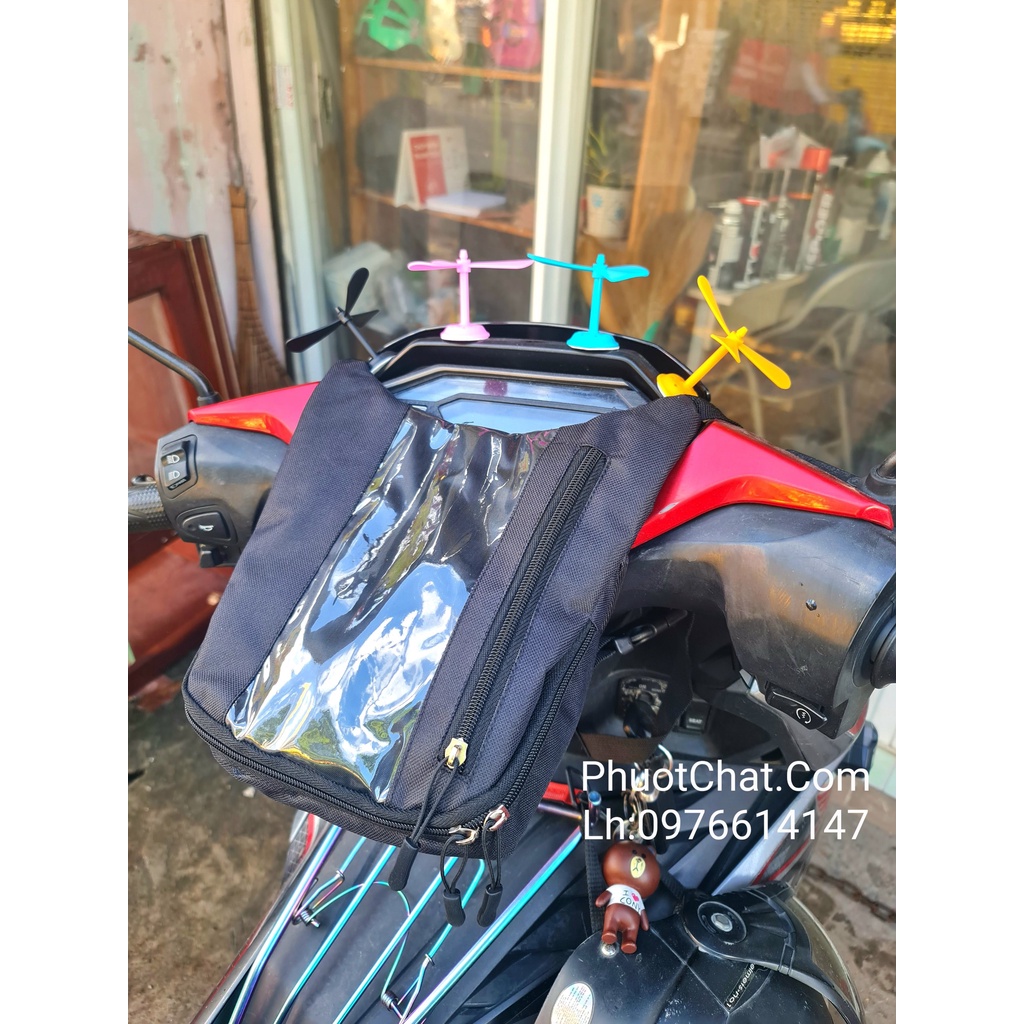 Túi treo xe máy chạy Grab, shipper giao hàng-Túi treo đầu xe máy loại dọc cảm ứng điện thoại có lỗ sạc pin