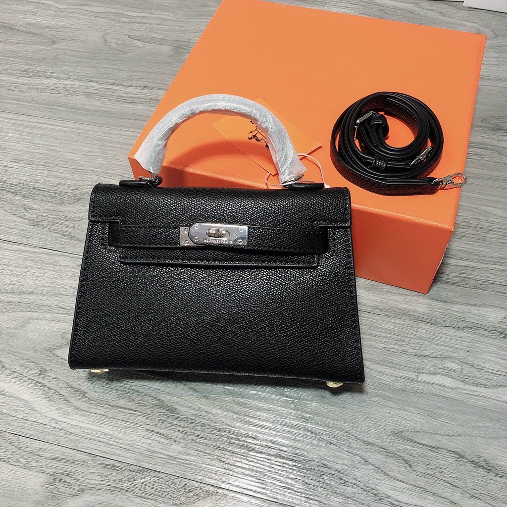 Túi Xách Nữ Đeo Chéo H..M Sai 18 Khóa Bạc Da Mềm Cao Cấp Thiết Kế Thời Trang Đeo Sang Chảnh Điệu Đà TA310