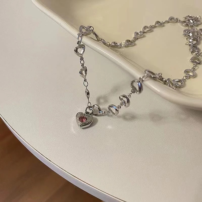 Vòng Cổ Choker Mặt Trái Tim Đính Đá Thời Trang Dành Cho Nữ