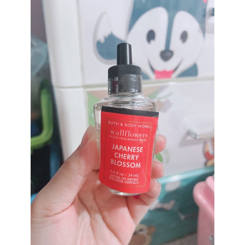 {Tách set không tem} MỘT chai Tinh dầu xông phòng Bath &amp; Body Works Wallflower Home Fragrance Refills 24ml