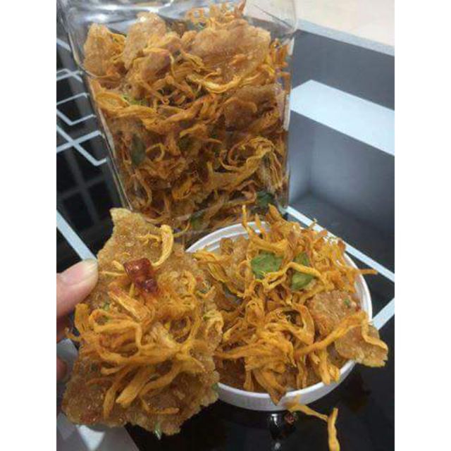 Cơm cháy lắc khô gà bơ tỏi