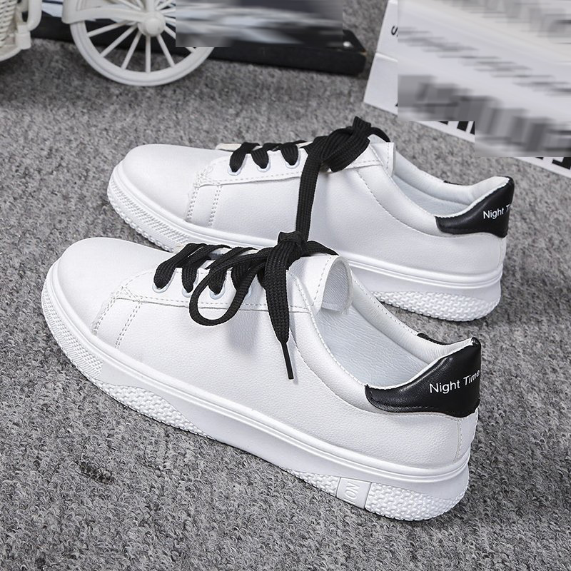 Giày thể thao màu sắc lựa chọn phong cách năng động thời trang cho sinh viên