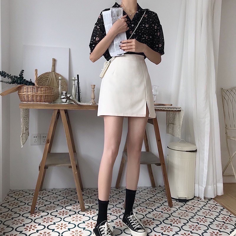 Chân váy A Ngắn Lưng Cao Xẻ Trước Cá Tính | BigBuy360 - bigbuy360.vn