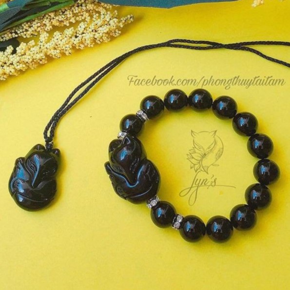 Hồ ly tam vỹ Đen