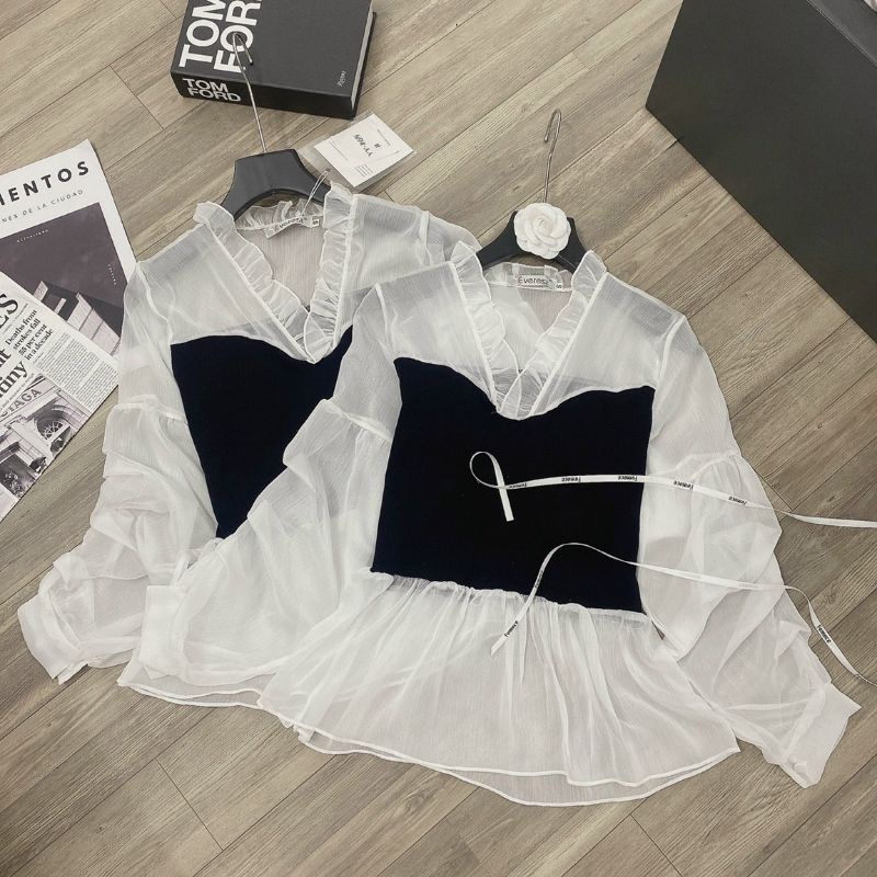 ÁO BÈO VOAN TRẮNG CỔ V TAY PHỒNG PHỐI ĐEN XINH XẮN 🧸🧸🧸