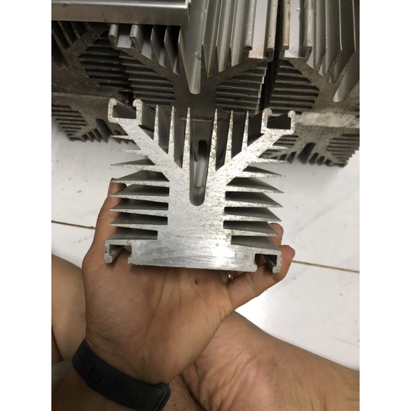Tản nhiệt nhôm tháo máy công ngiệp còn đẹp