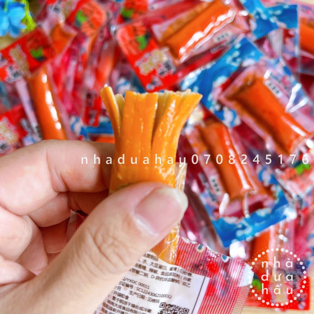 Một gói ăn vặt nội địa thanh cua cay BX Hongkong gói 16g