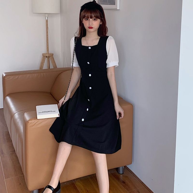 Đầm cổ vuông dáng xoè đính cúc Jameela | BigBuy360 - bigbuy360.vn