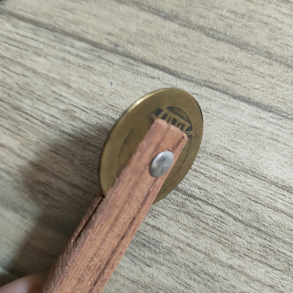 Cây cạo gió  đồng xu thân dài 10.5cm