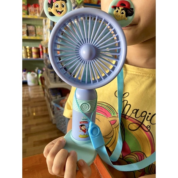 QUẠT CẦM TAY KUN, QUẠT KUN MINI KHÔNG DÂY HÀNG CAO CẤP TẶNG CÁP SẠC, DÂY ĐEO, ĐẾ QUẠT